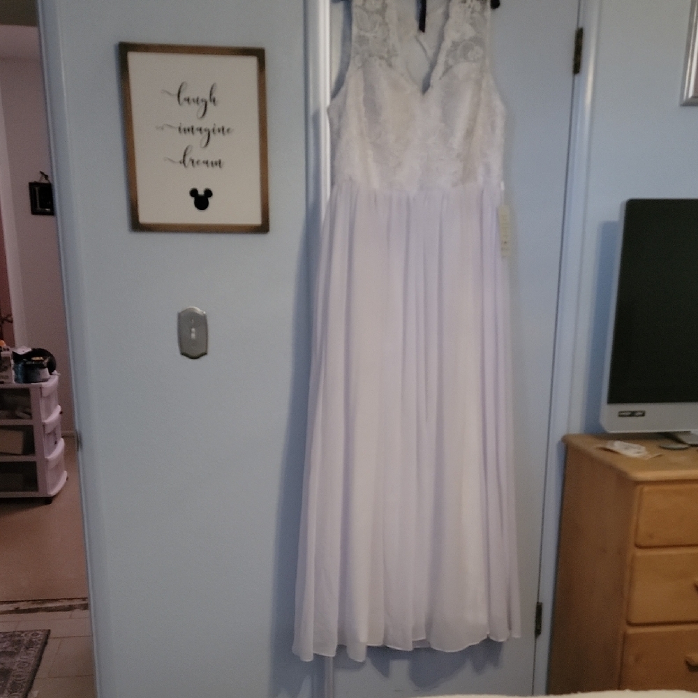 Elegant White Lace And Satin Wedding Dress